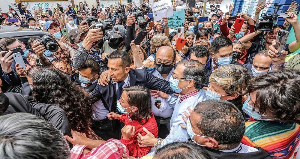    Según las cuentas que se manejan en el Pacto Histórico, Gustavo Petro ha tenido lleno total, hasta el momento, en más de 60 plazas en todo el país.