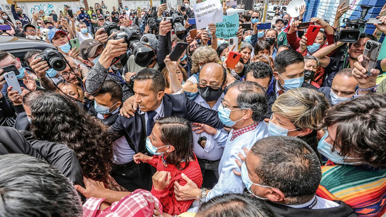Gustavo Petro es, según las encuestas, el candidato más opcionado a ser elegido próximo presidente de Colombia.