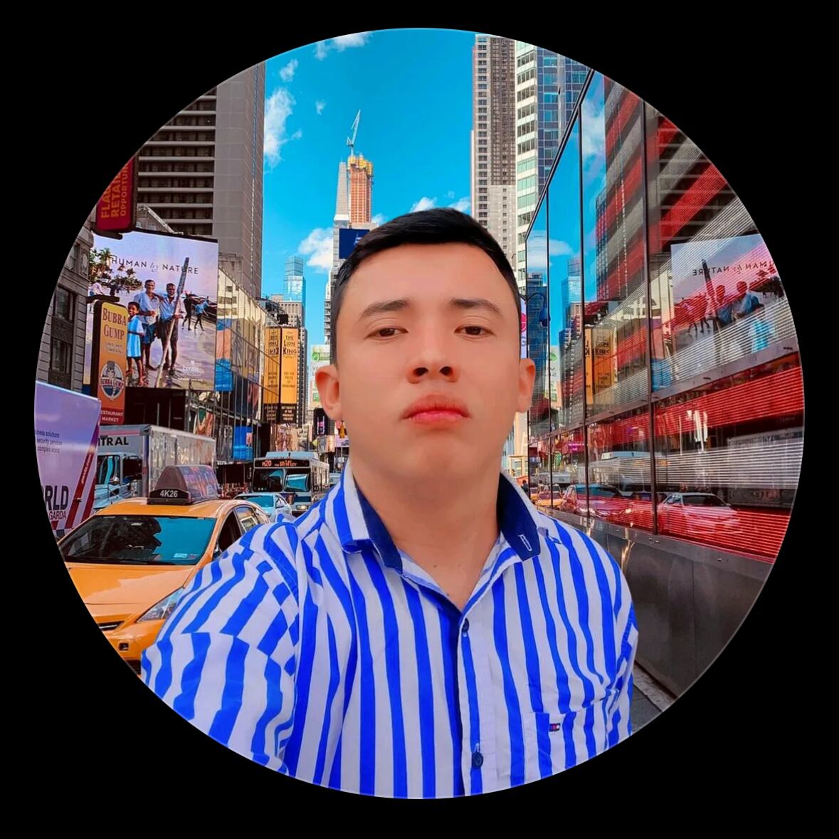 Vidente colombiano. Suma más de 274.000 seguidores en TikTok.