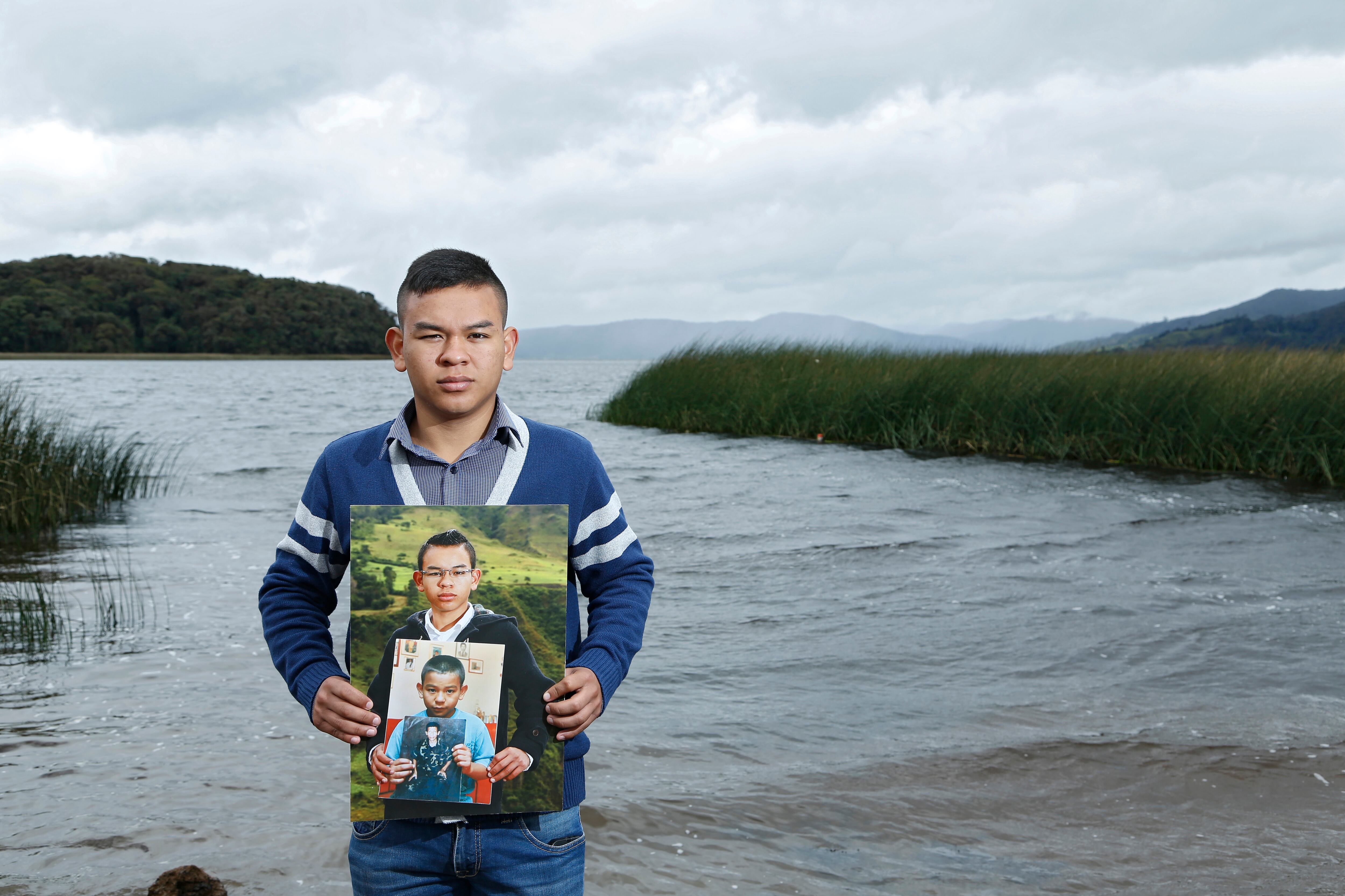 Johann Steven Martinez  hijo del sargento del Ejercito Jose Libio Martínez, asesinado por las Farc luego de casi 14 años de secuestro 
Nariño mayo 16 2016 
foto Guillermo Torres Semana