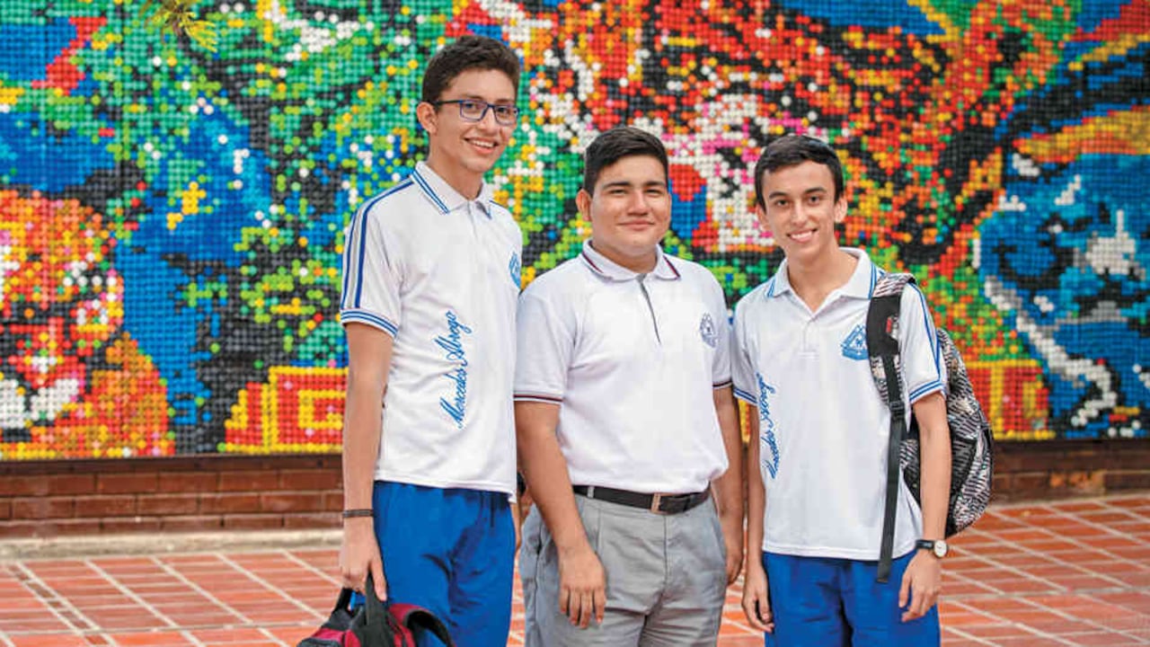 Los estudiantes de la ciudad gozan de instalaciones remodeladas y adecuadas para sus necesidades.