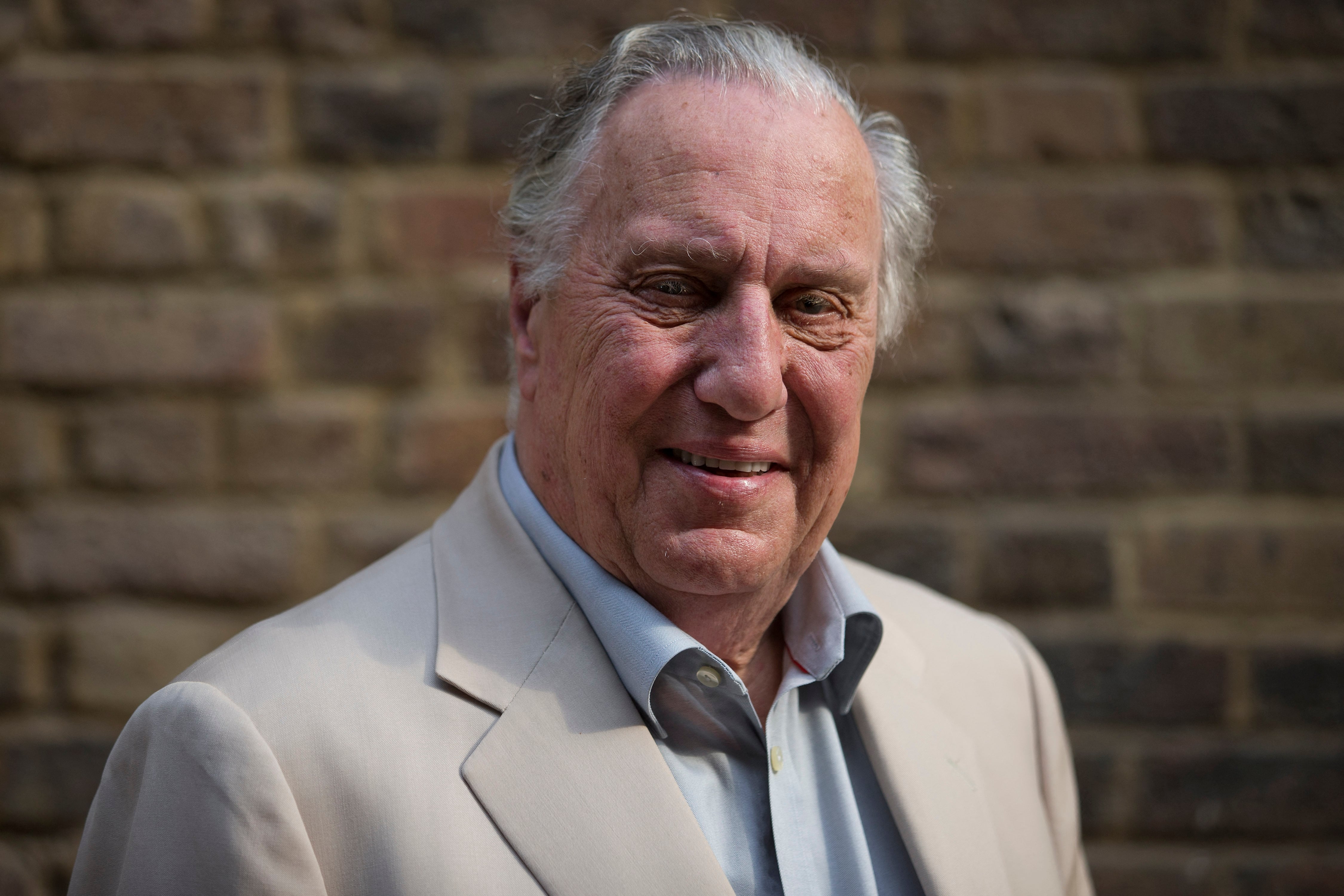 El escritor británico Frederick Forsyth, en 2016. El autor de 'The Day of The Jackal' author murió a los 86 años.