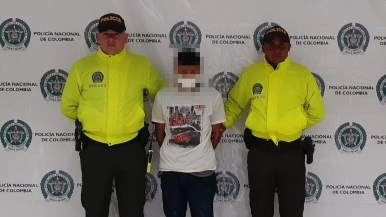 El capturado, quien responde al nombre de Danilo Robinsón Benavides Potosí, tiene 21 años.