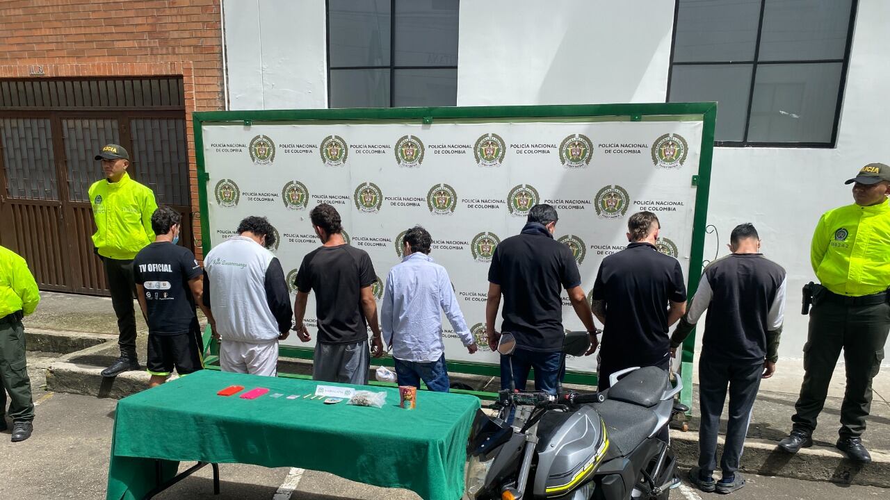 Siete hombres fueron capturados en medio del operativo.
