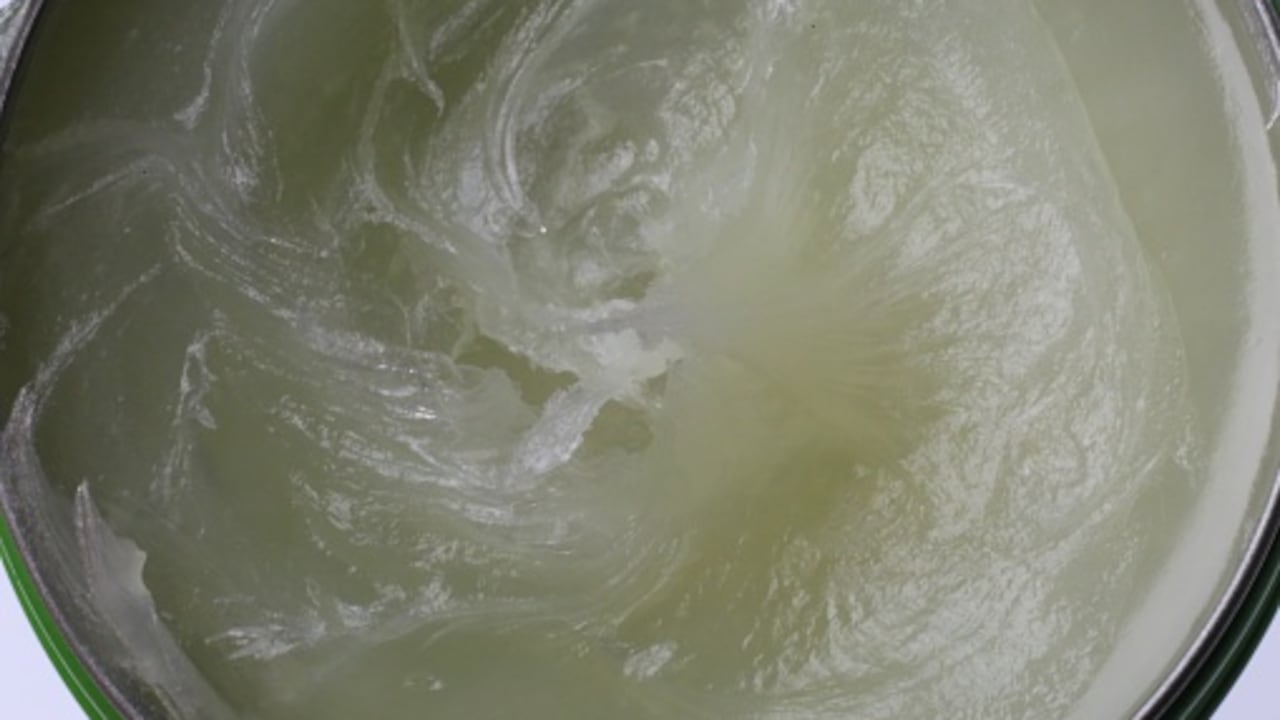 Los efectos que tiene la vaselina en los labios.