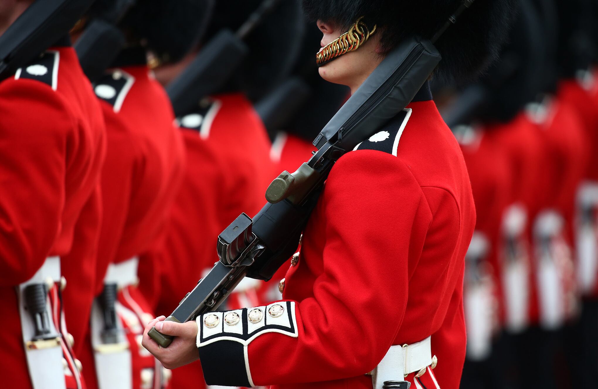 Cambio de la guardia regresa al palacio de Buckingham