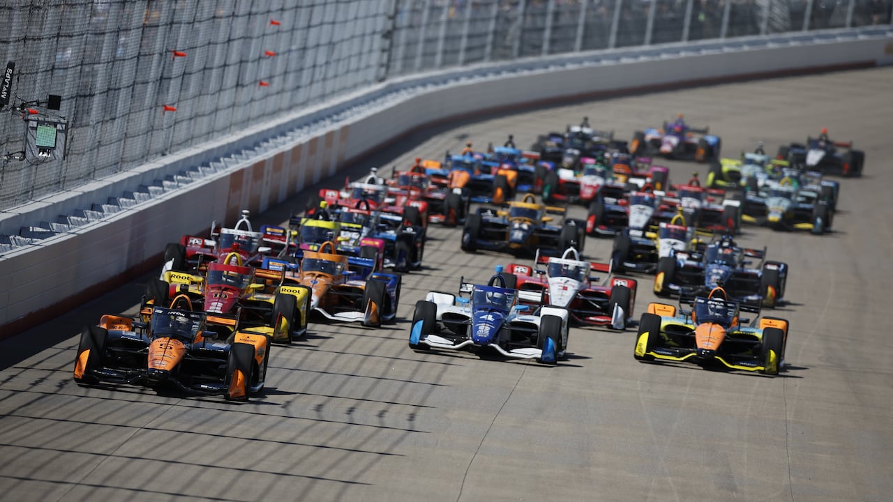 LEBANON, TENNESSEE - AUGUST 31: #5: Pato O'Ward, Arrow McLaren Chevrolet leads at the start during the NTT INDYCAR Series Borchetta Bourbon Music City Grand Prix on August 31, 2025 in Lebanon, Tennessee. (Photo by Jake Galstad/Lumen via Getty Images)
