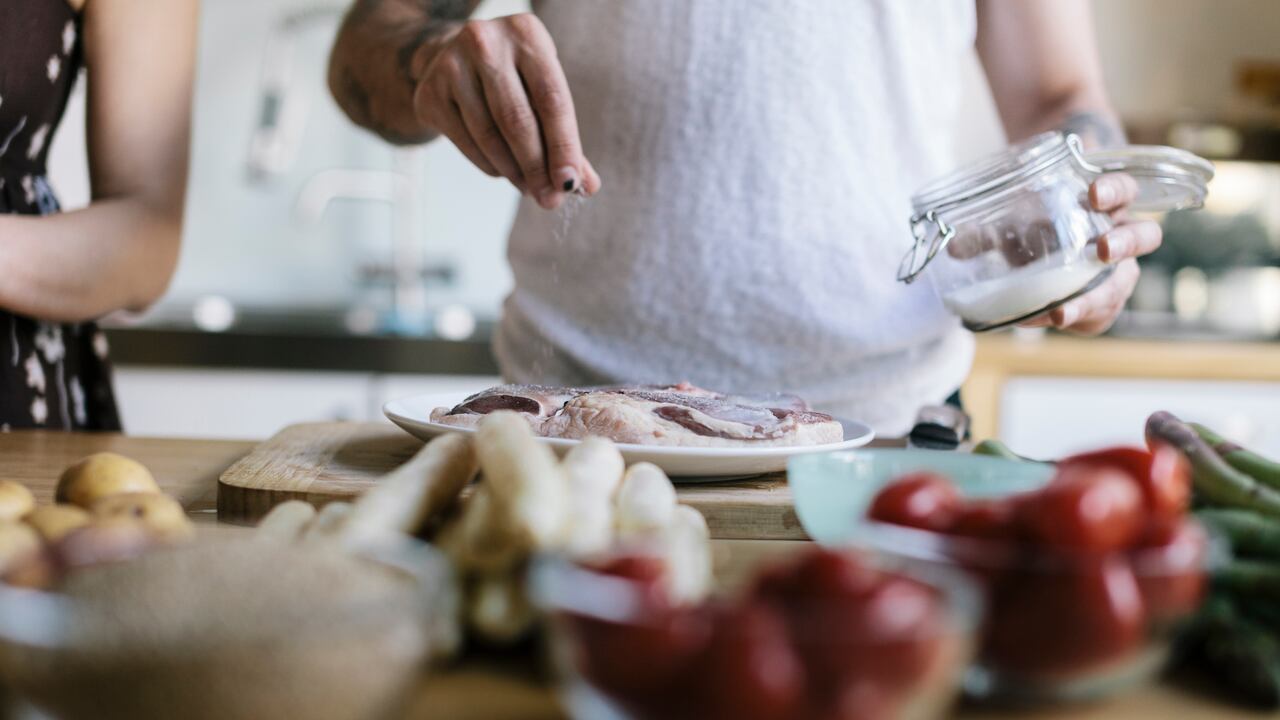 Foto de referencia de sal en la comida
