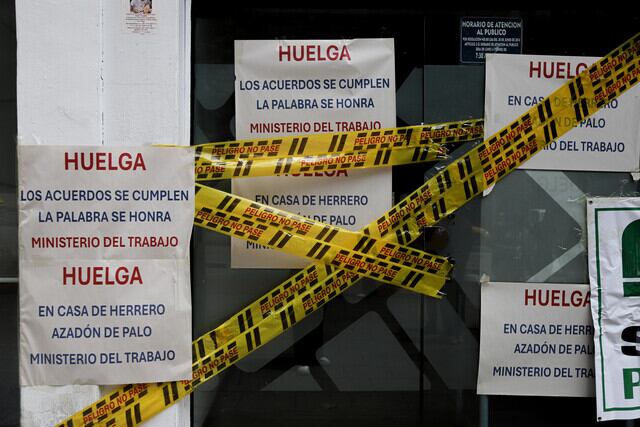 uncionarios del Ministerio de Trabajo entran en huelga y anuncian cese de actividades indefinidamente por incumplimientos por parte de la entidad en acuerdos pactados con los trabajadores. (Colprensa - Lina Gasca)