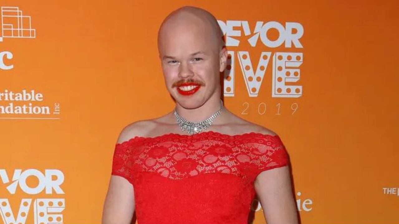 Fue acusado de robar la maleta de una mujer en el Aeropuerto Internacional de Minneapolis-Saint Paul y otra en el Aeropuerto Internacional Harry Reid de Las Vegas.