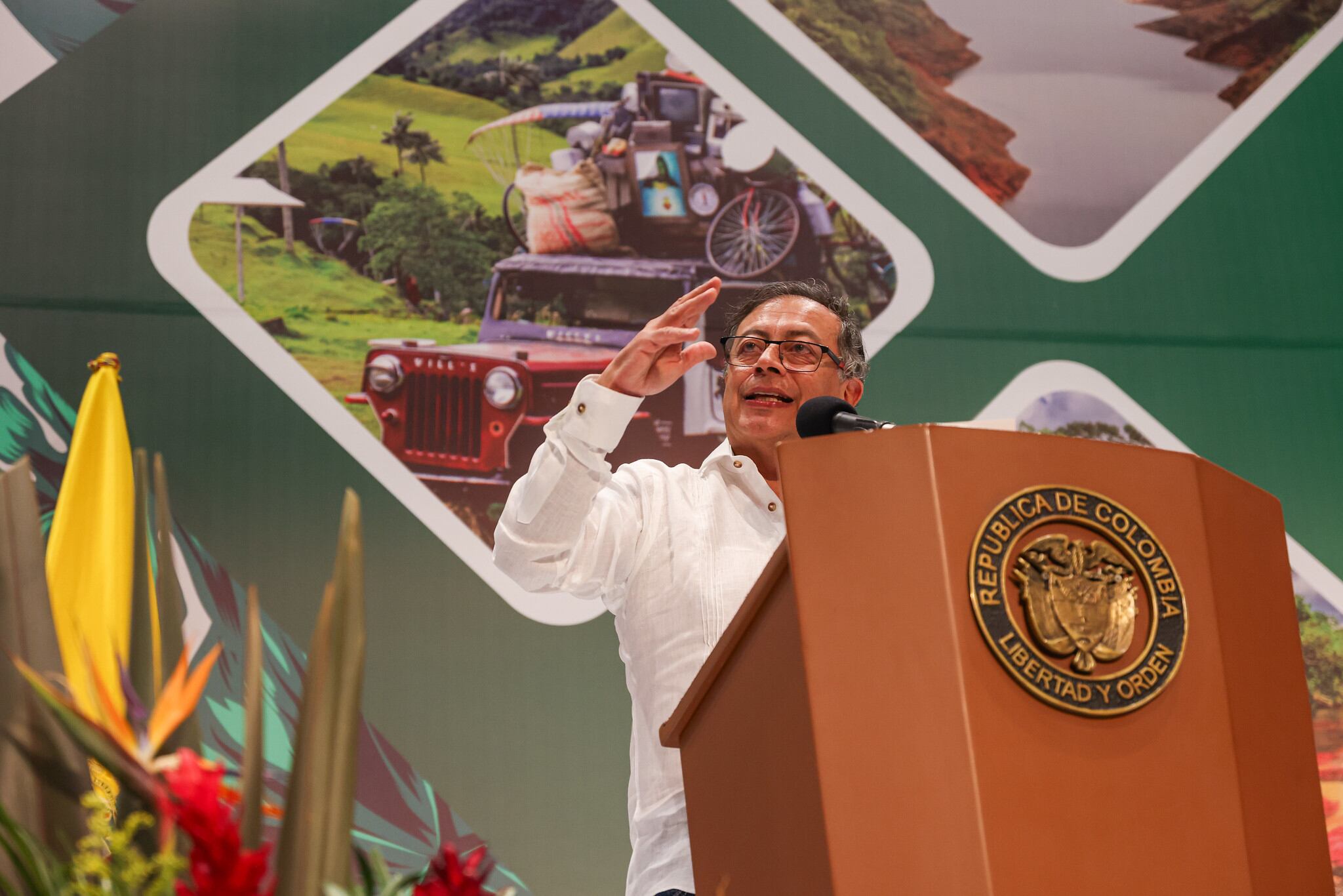 Gustavo Petro en el Congreso Nacional de Municipios.