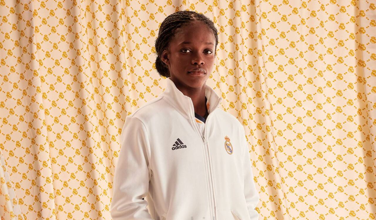 Linda Caicedo vistió varias prendas del Real Madrid en el estreno de la nueva camiseta.