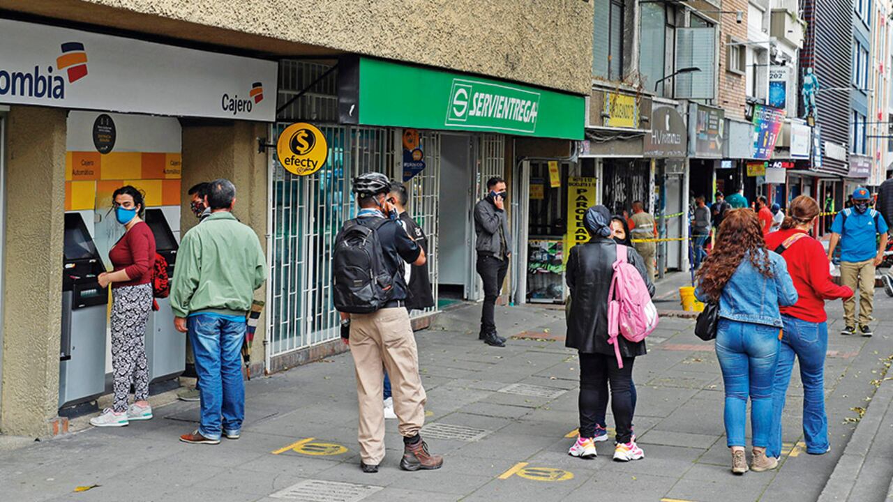 Las nuevas tecnologías han sido claves para incluir a una parte de la población en los servicios financieros.