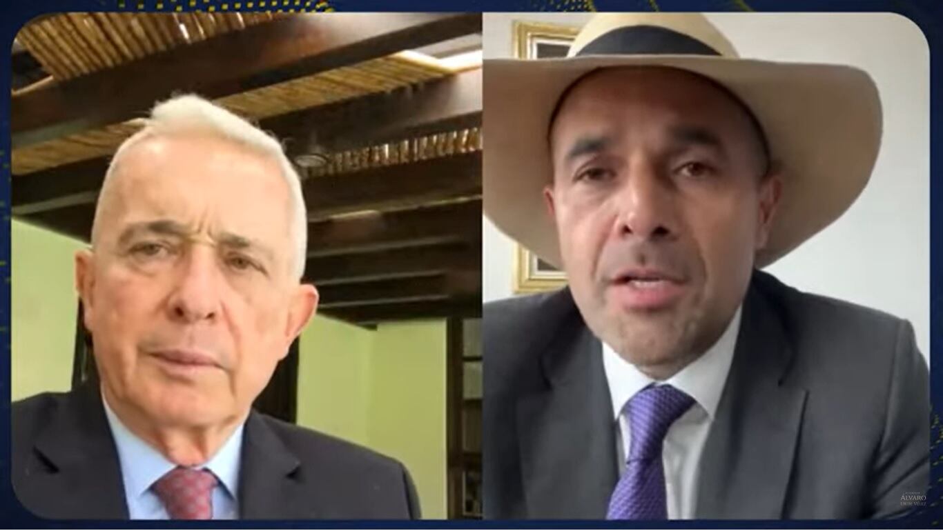 Expresidente Álvaro Uribe y el senador del Centro Democrático, Andrés Guerra.