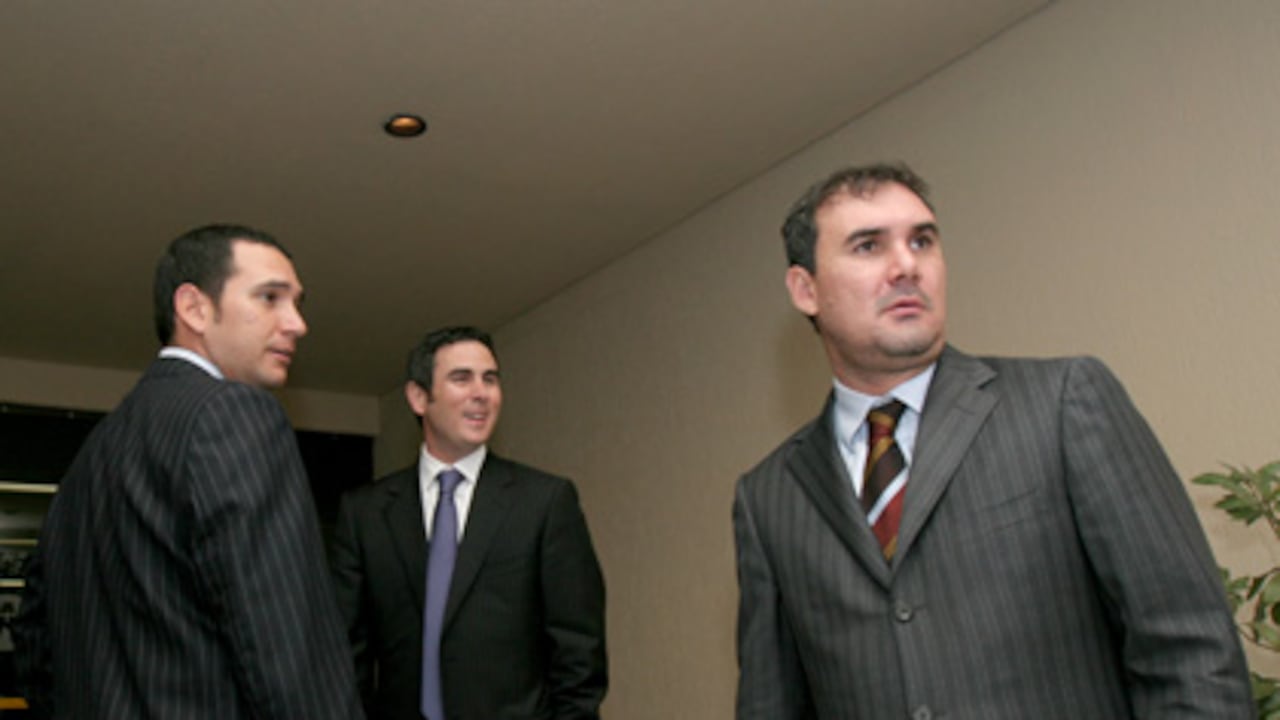 En la foto aparecen los principales representantes del grupo Nule, actualmente en medio de una enorme polémica. De izquierda a derecha: Manuel, Guido y Miguel Nule