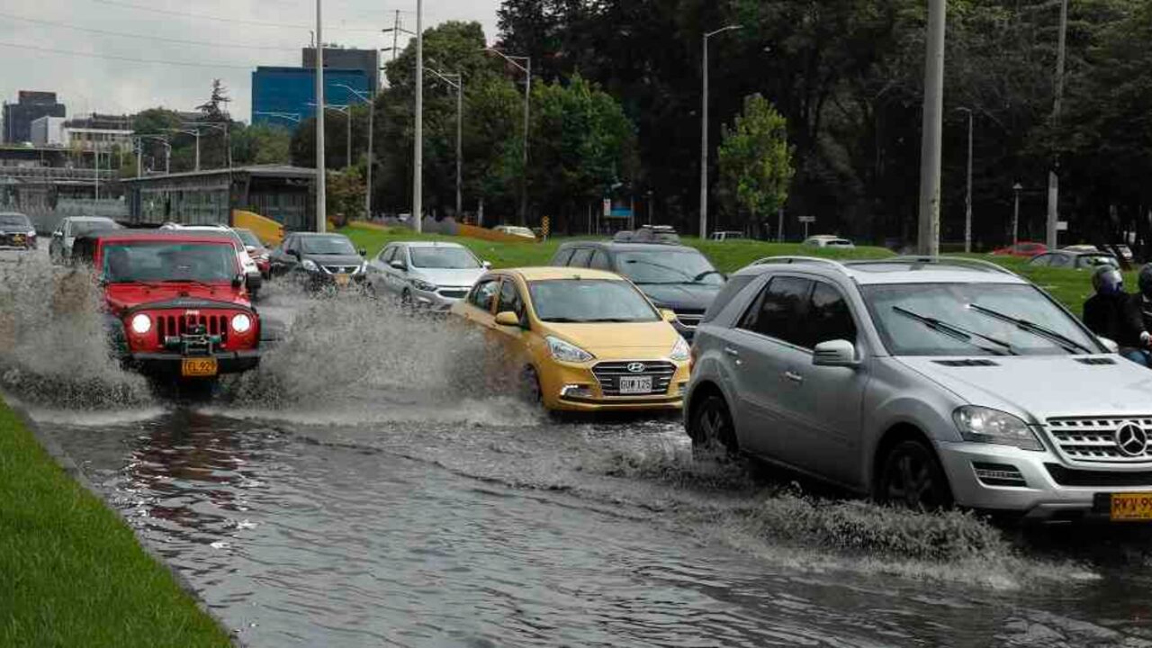 Inundaciones en Bogotá: fuertes lluvias las provocan en diferentes puntos