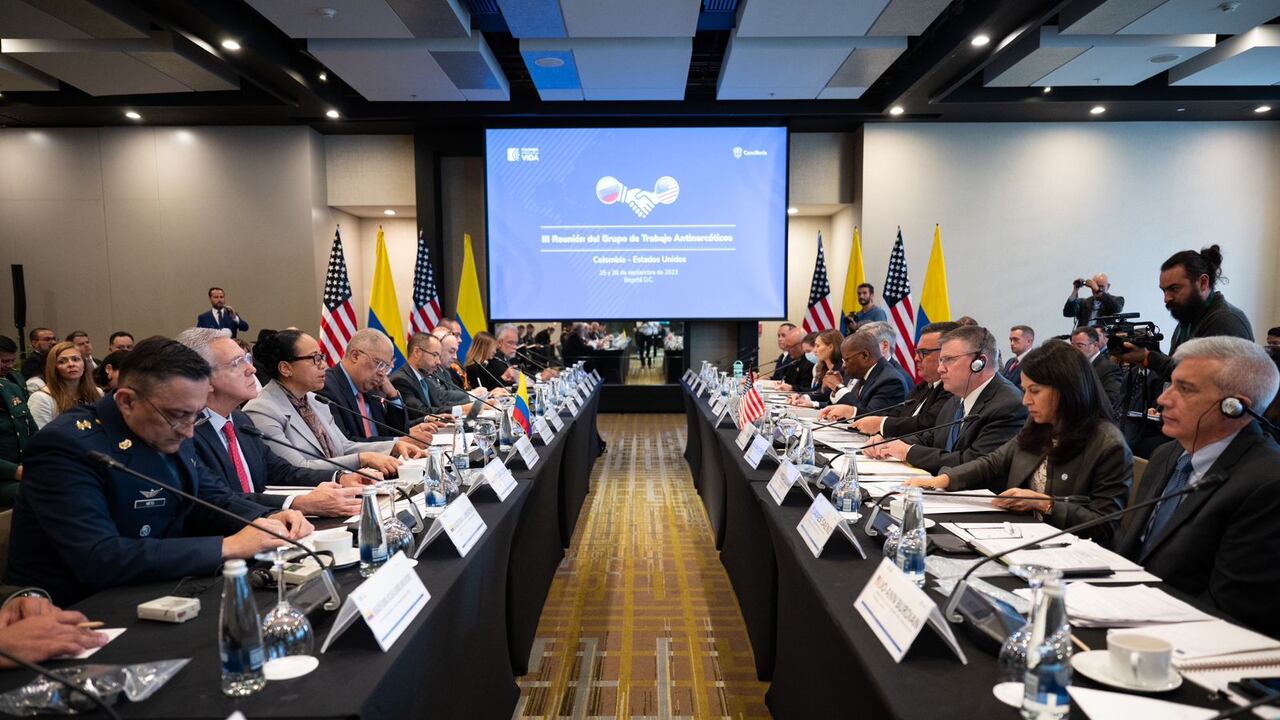 Delegaciones Colombia - EE. UU. se reunieron para hablar sobre política antidrogas entre ambos países.