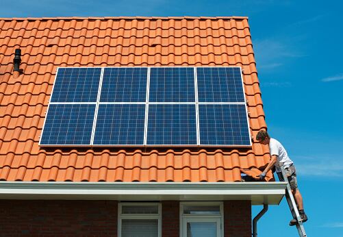 Hacer un análisis previo a la instalación de paneles solares en casa es fundamental porque garantiza que la inversión sea eficiente.