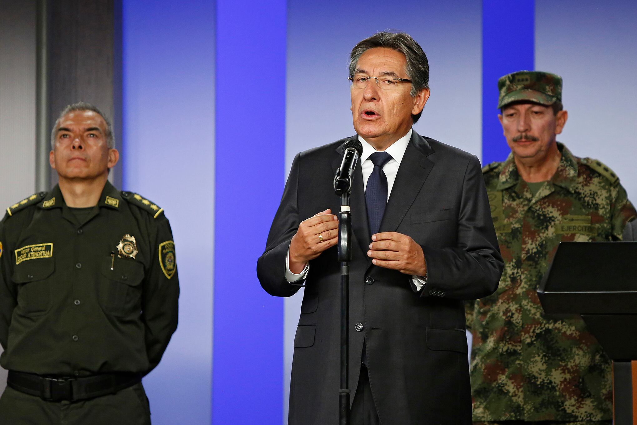 Néstor Humberto Martínez Portada