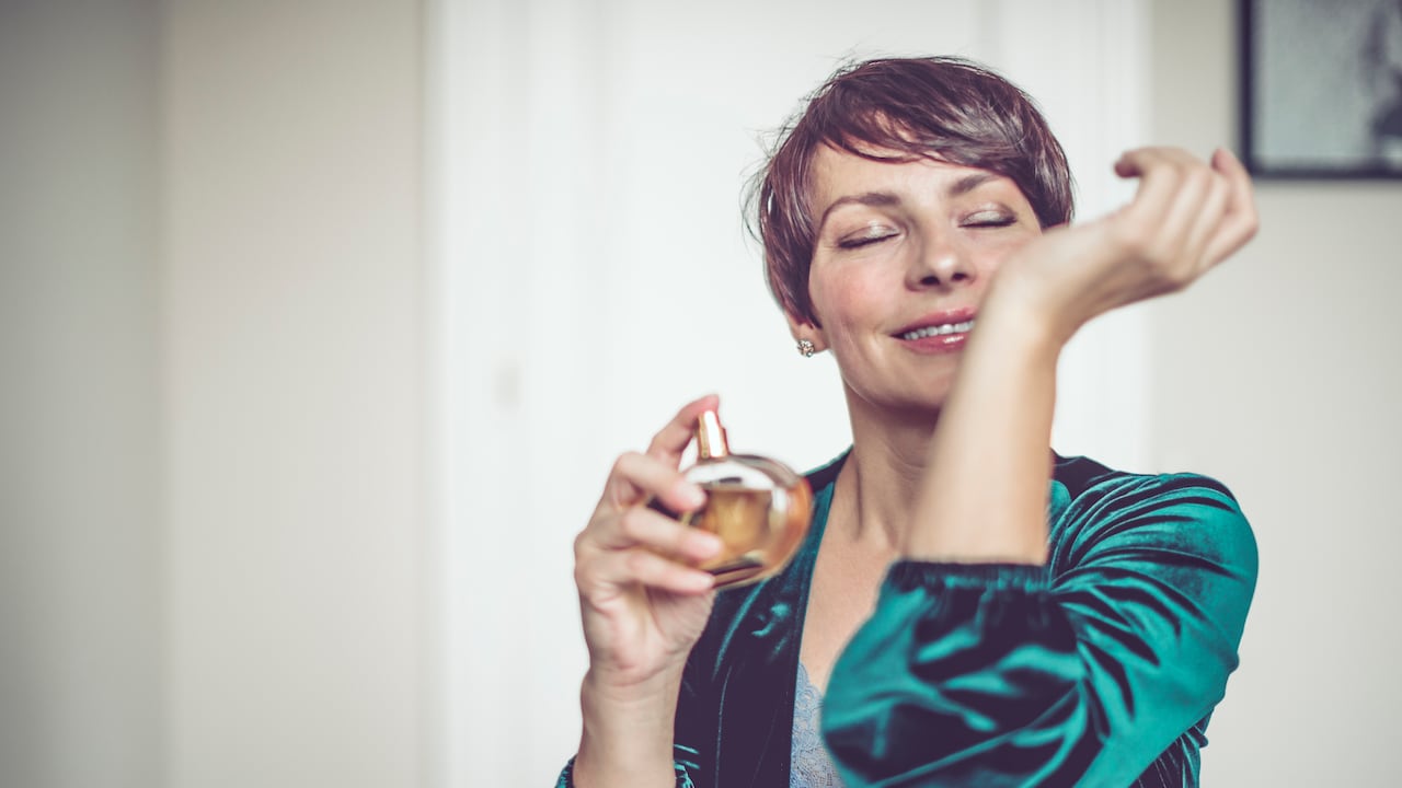 Recicle los envases de su perfume favorito y llene su casa de un grato aroma