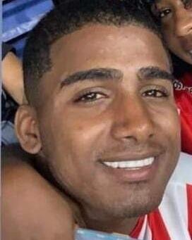 Luis Guillermo Acevedo tenía 19 años y trabaja en un Supergiros.