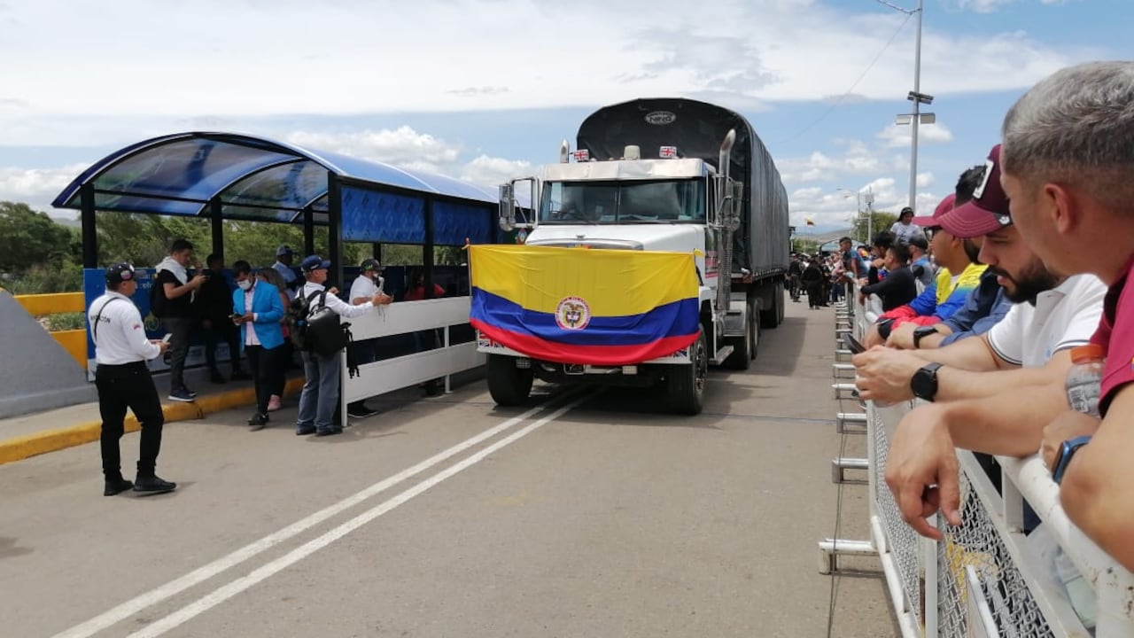 Camión colombiano cruzó hacia Venezuela.