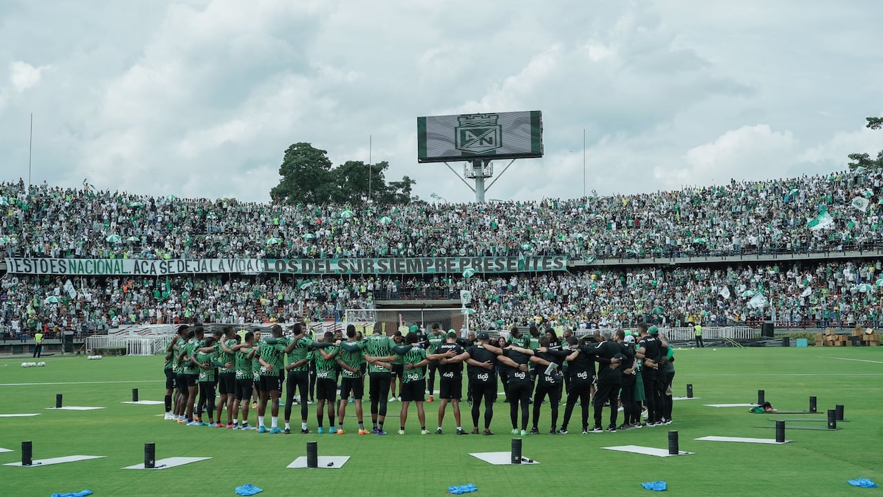 El equipo abrió las puertas del estadio para que sus hinchas les dieran su apoyo a horas del juego con Millonarios