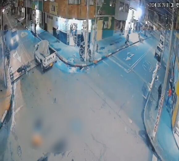 El motociclista terminó a varios metros del punto del impacto.