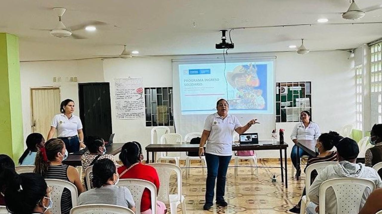 Socialización de fechas para la inscripción al programa Familias en Acción en Cartagena.