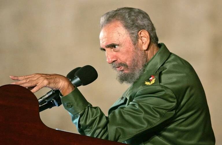 EL COMPLOT PARA MATAR A CASTRO: El gobierno de los Estados Unidos tenía un complot para matar a Fidel Castro con una concha marina. Según un informe de 1967, desclasificado 36 años después, entre 1960 y 1965 la CIA ideó al menos 8 complots para asesinar a Castro. Entre las ideas estaba usar cigarrillos con explosivos, aire contaminado, píldoras envenenadas, hongos y hasta una jeringa con veneno. Otra, que buscaba dañar su imagen, era colocar sal de talio en sus zapatos para que se le cayera la barba. Ninguna de estas sería tan particular como la de poner una caracola de colores brillantes con explosivos en un arrecife que el líder comunista frecuentaba para bucear. Finalmente, los agentes de la inteligencia descartaron el plan, por considerarlo poco práctico. 16. Foto: flickr.com