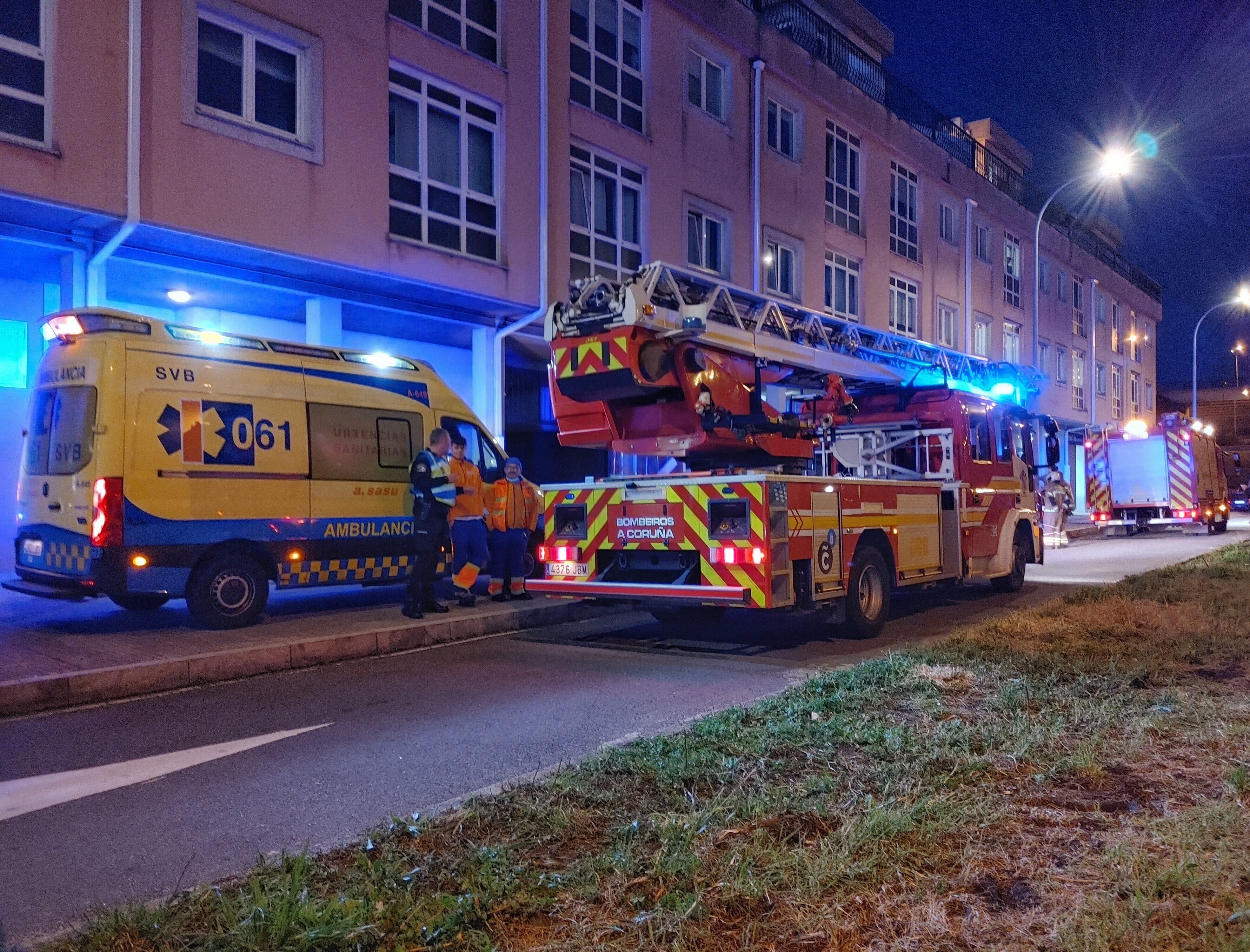 Debido a la situación, se hicieron presentes en el lugar unidades del cuerpo de bomberos y personal de emergencias que confirmaron que ninguna persona resultó lesionada, pero sí que las pérdidas materiales fueron millonarias.