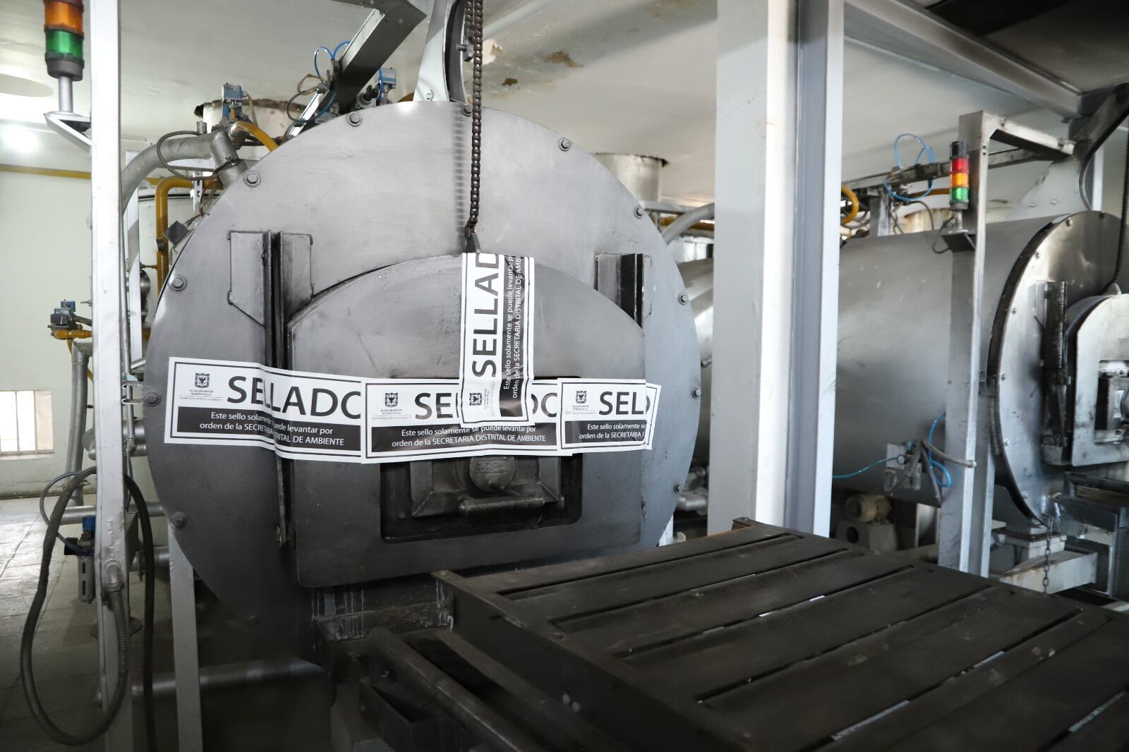 La secretaría logró identificar que los muestreos realizados a los hornos crematorios 1 y 3 del Cementerio del Norte, excedieron los límites de material particulado en 177 microgramos metro cúbico.