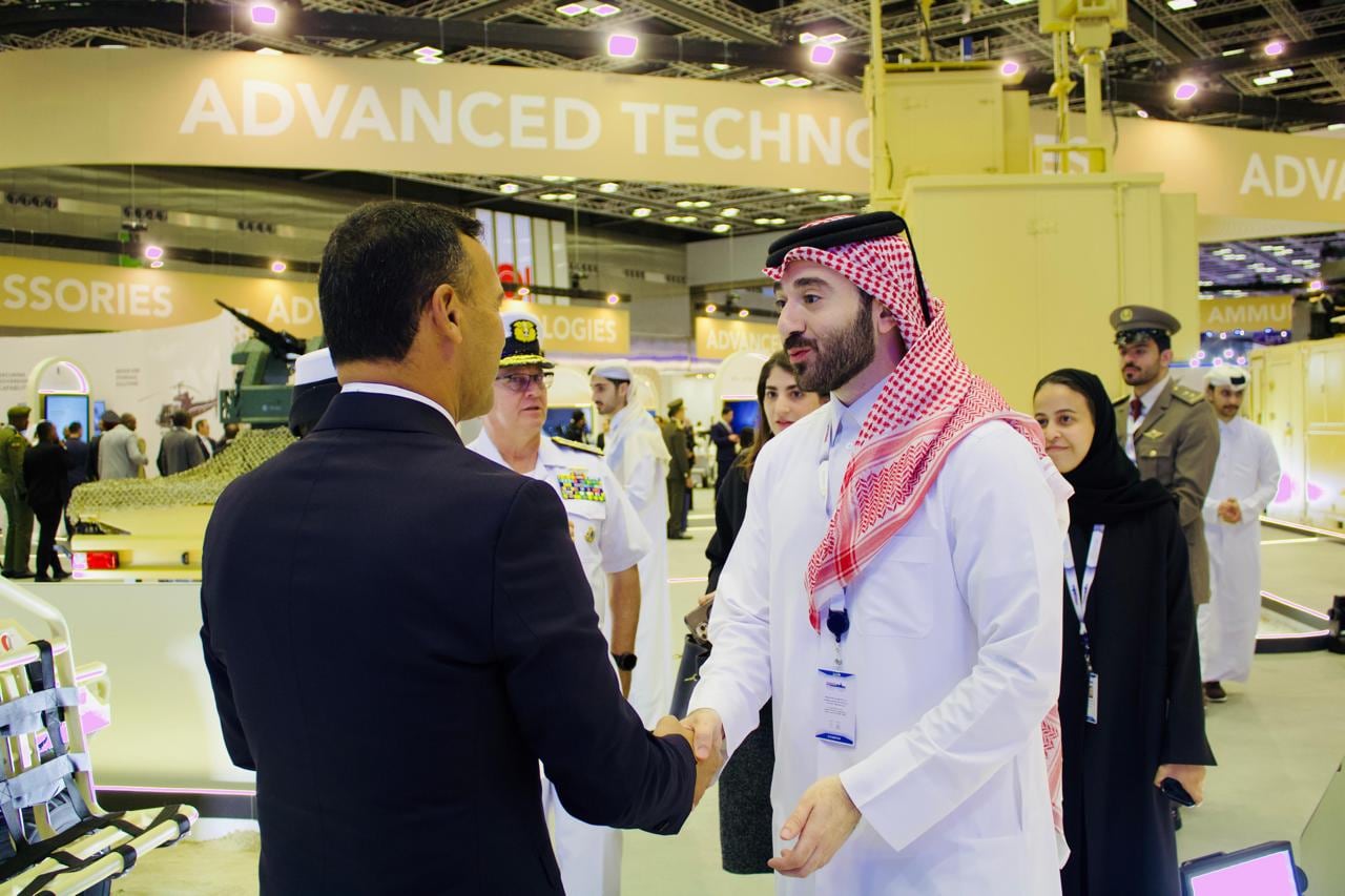 Ministro de Defensa, Pedro Sánchez, viajo a Qatar a participar en feria de seguridad.