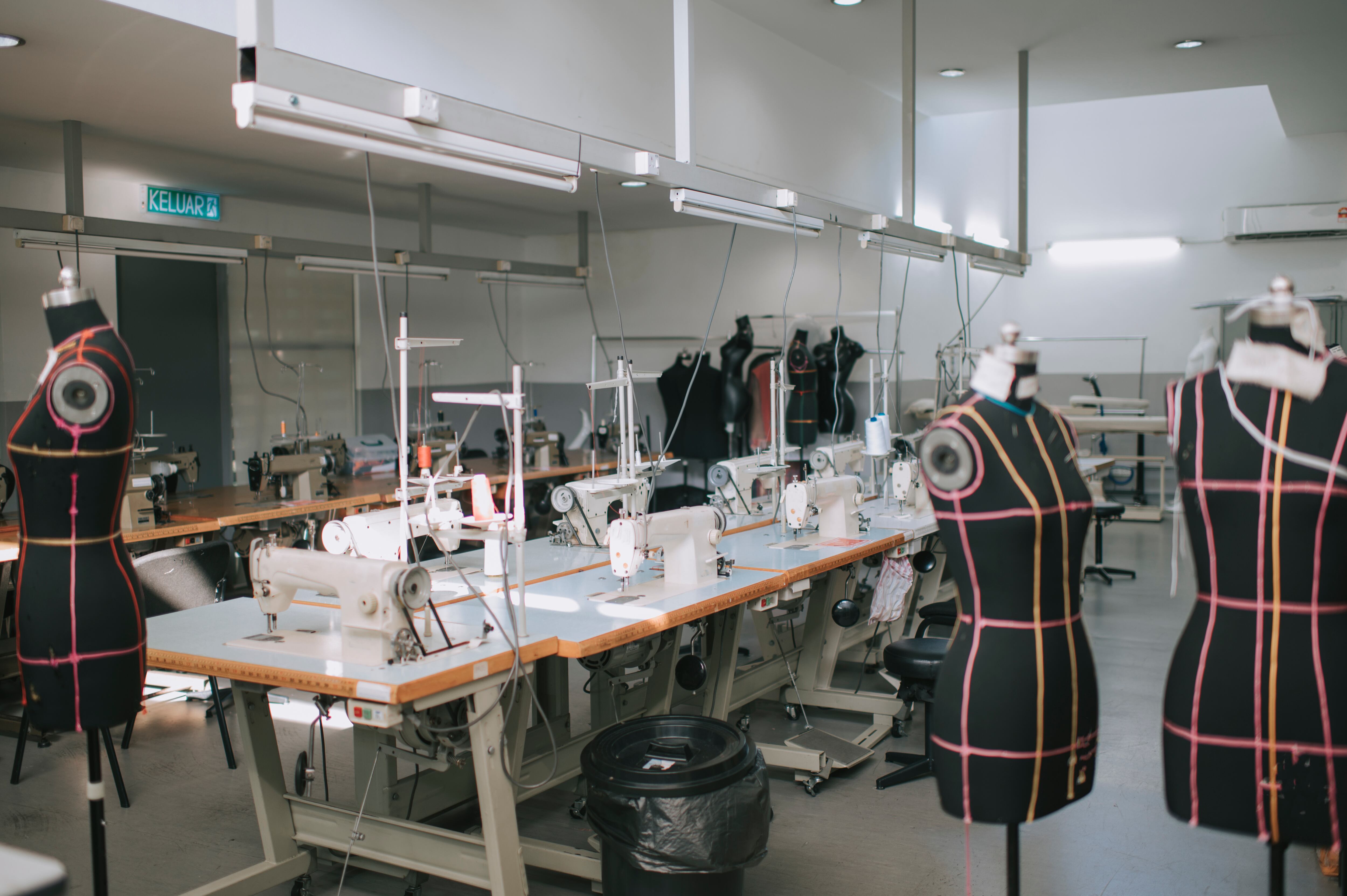 La reconfiguración de los centros de poder del diseño, que ha descentralizado los focos tradicionales de París, Milán y Nueva York, para dar paso a ciudades como Miami,