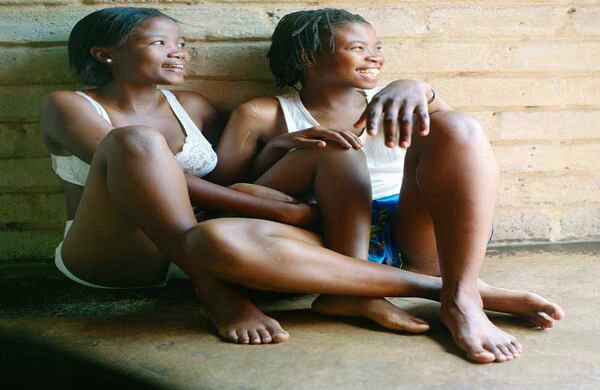 Katlego Mashiloane y Noshipo Lavuta. Lakeside Johannesburgo (2007)