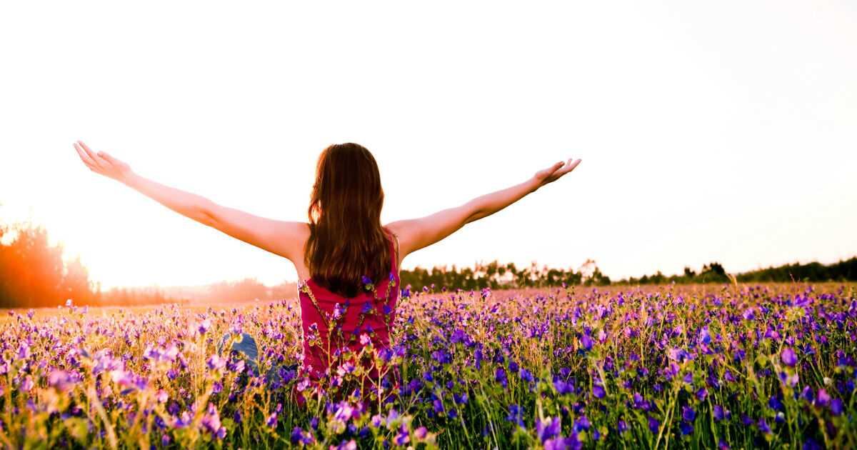 felicidad, brazos abiertos, respirar, campo, tranquilidad