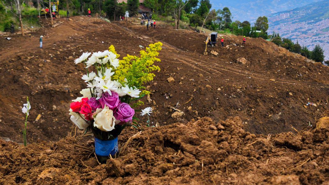 Autoridades explican por qué bajo de 25 a 22 el número de muertos por la emergencia en Granizal, en Bello.