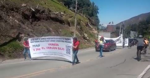 Habitantes del sector exigen que se reduzca la tarifa del cobro del peaje de Alto de Los Patios.