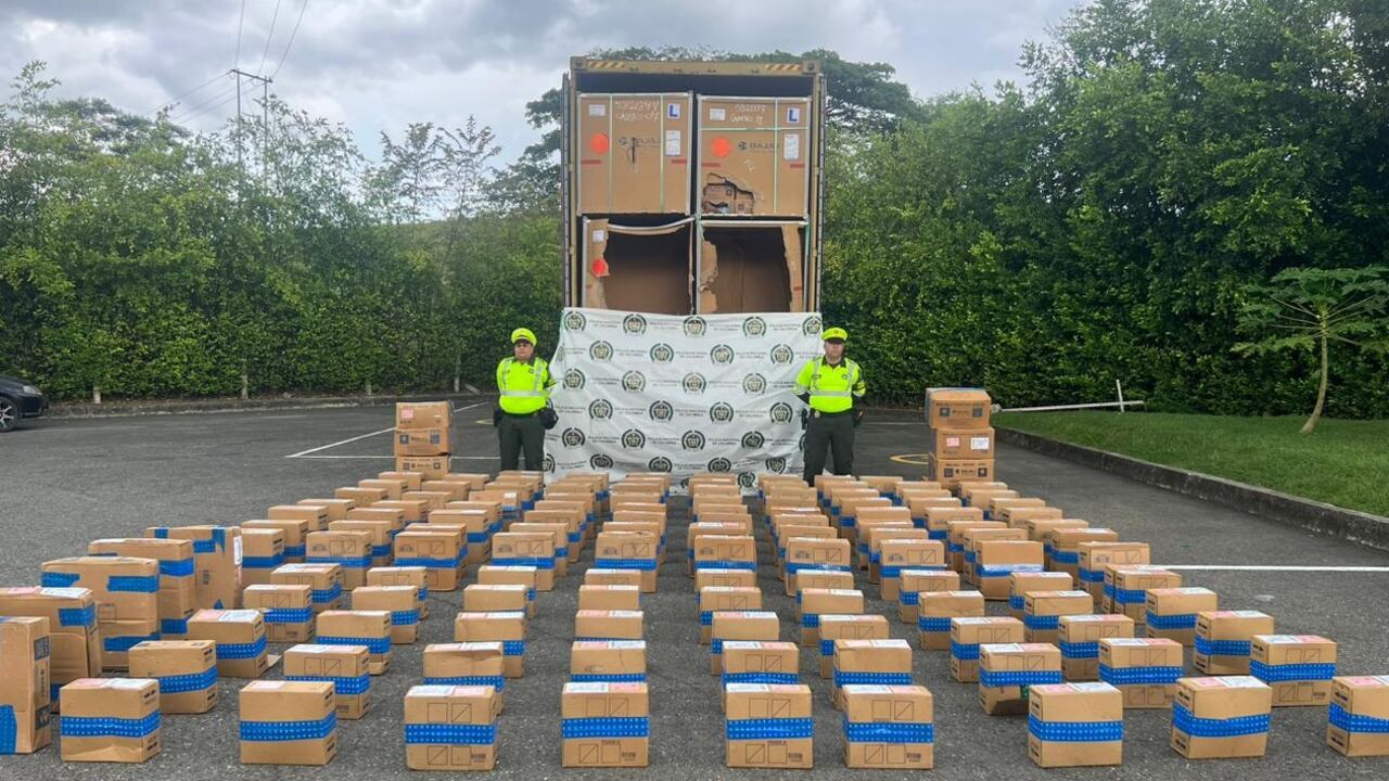 El tractocamión y la mercancía fueron recuperados.