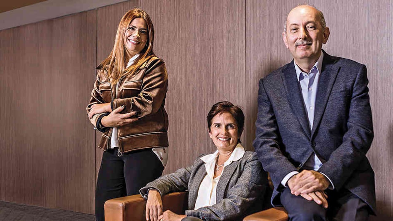 De izquierda a derecha: Damaris Giraldo, gerente de desarrollo humano y organizacional de Servicios Nutresa; Sol Beatriz Arango, presidente de Servicios Nutresa, y Carlos Ignacio Gallego, presidente del Grupo Nutresa.