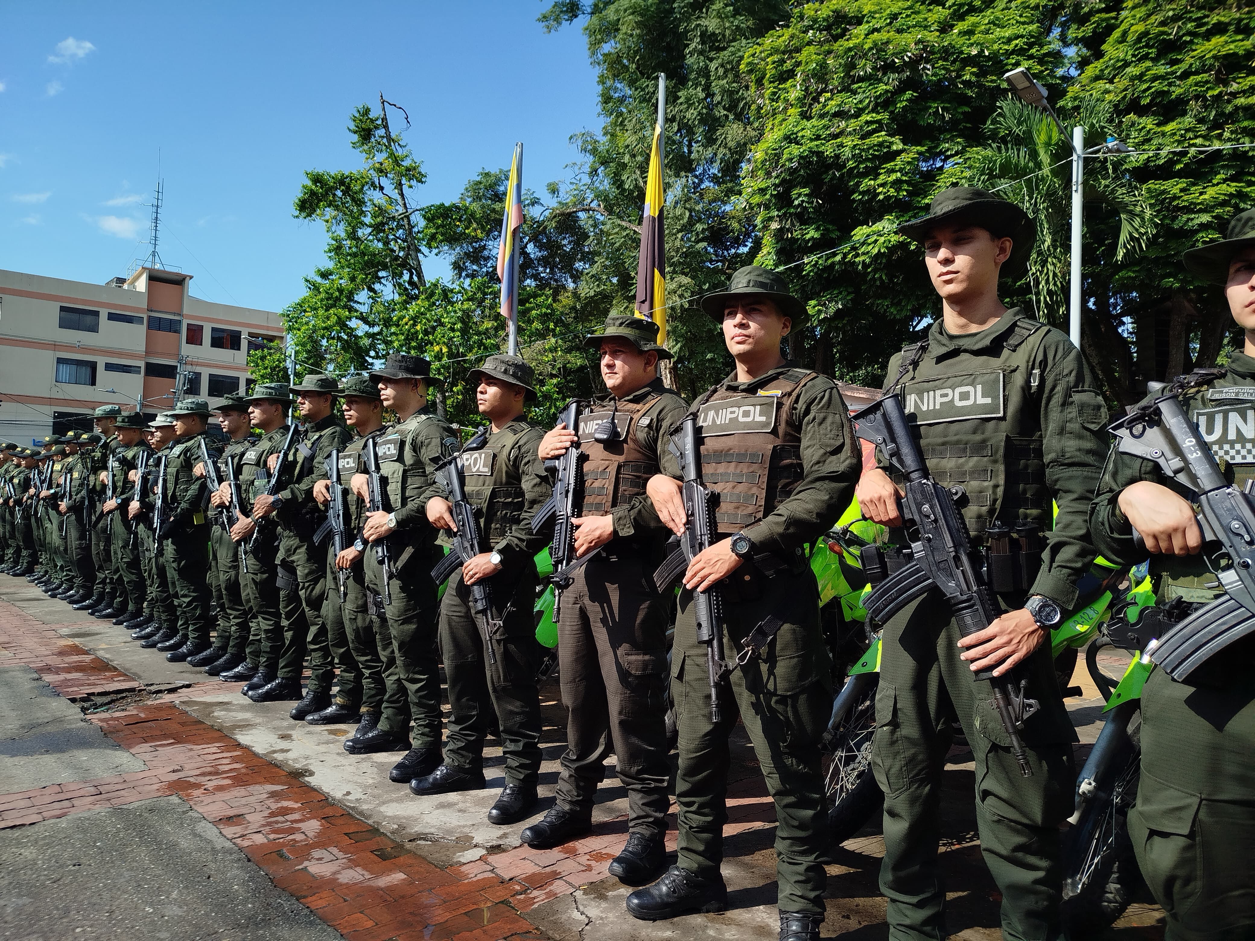 Llegada de refuerzos de la policía y el ejército