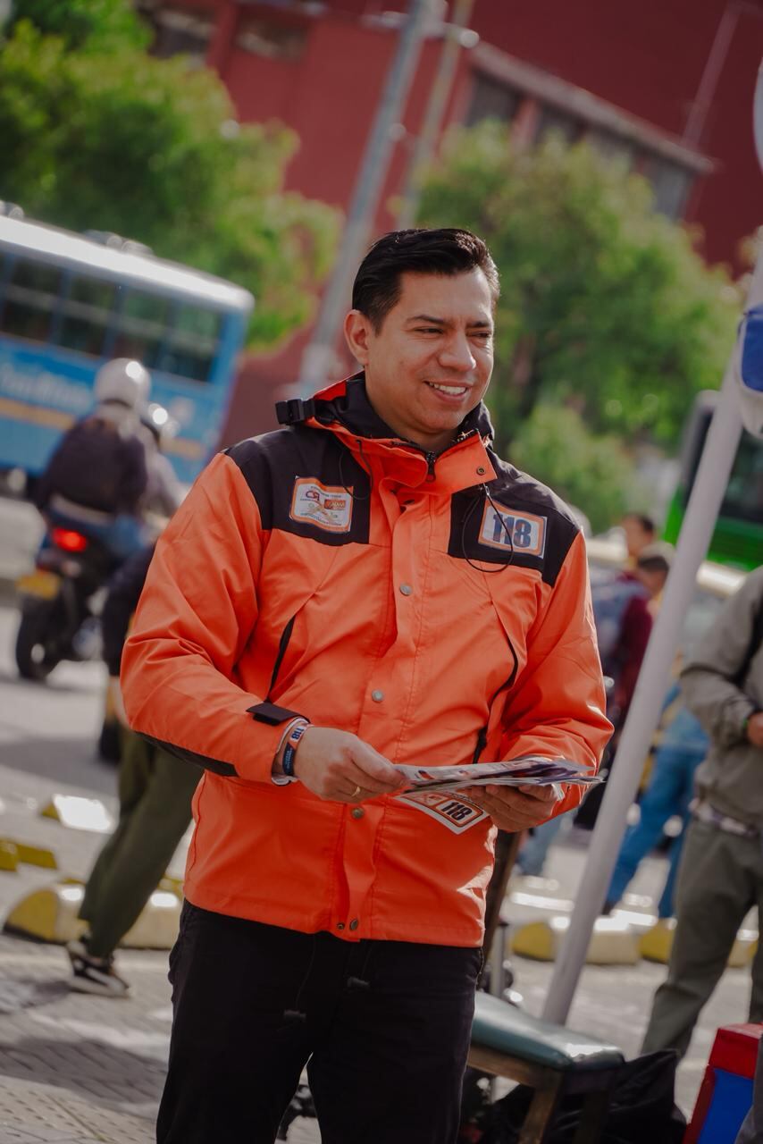 Andrés Sánchez, el patrullero de la noche, habló en SEMANA sobre su candidatura a la Cámara de Representantes por Bogotá.