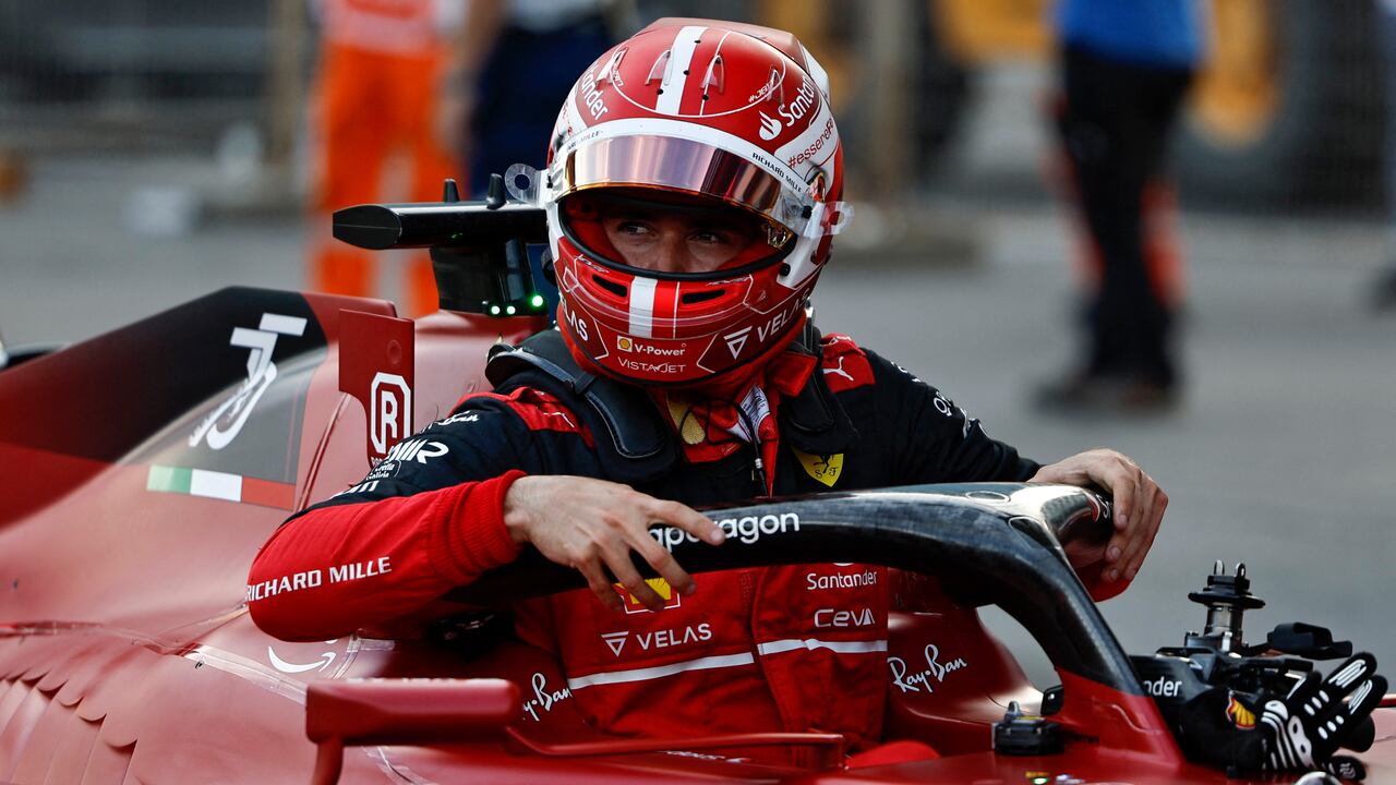 Charles Leclerc busca remontar la diferencia con Verstappen en el mundial de pilotos.