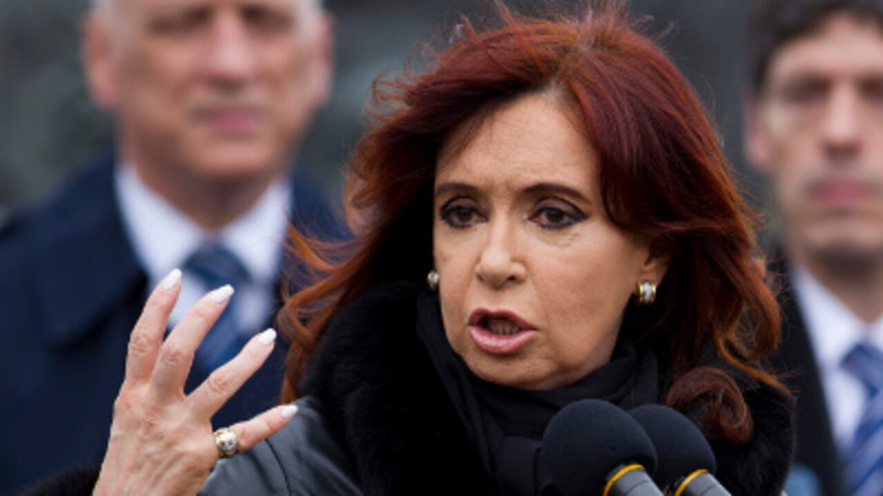 Cristina Fernández de Kirchner es investigada por un escándalo de corrupción en contratos de obra pública.
