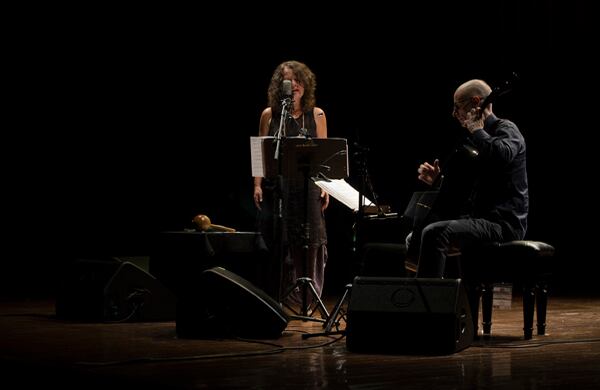 Lucía Pulido y Erick Firedlander en el teatro Pablo Tobón Uribe.