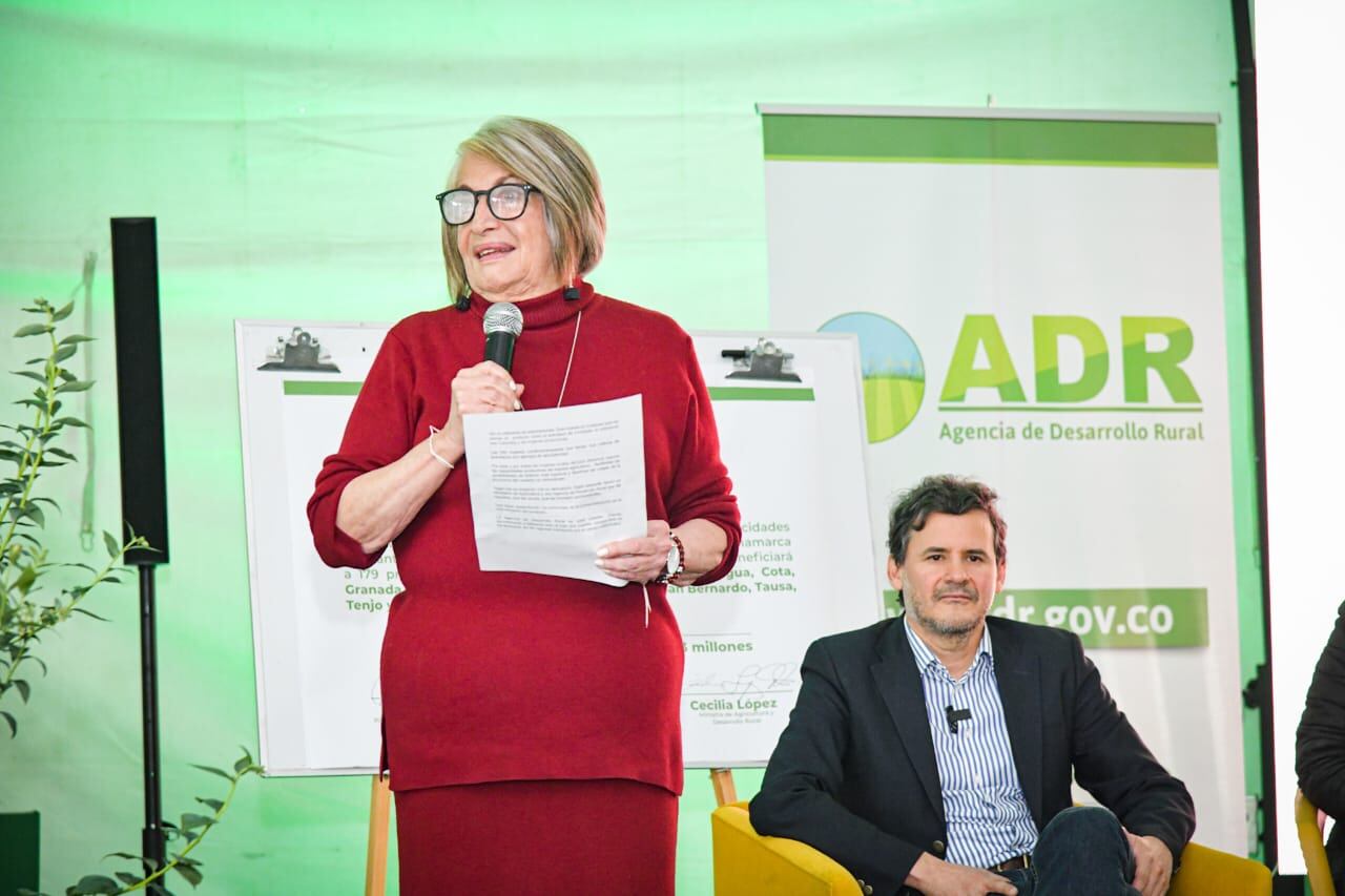 La ministra de Agricultura, Cecilia López, y el director de la Agencia de Desarrollo Rural, Diego Bautista