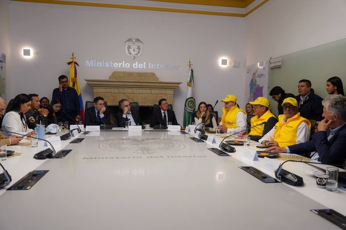 En este momento, el procurador se encuentra junto a otras figuras políticas en el Puesto de Mando Unificado.