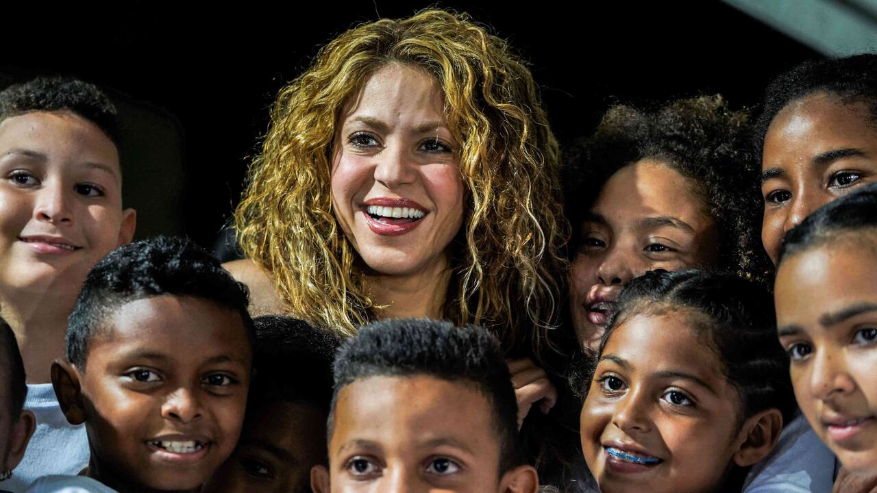 "Hay miles y miles de niños en Colombia que aún no tienen acceso a una educación de calidad, y lo que es más triste, es que el presupuesto que teníamos de educación nacional, era del 13% y ahora lo hemos reducido al 7%, ósea que vamos para atrás, eso no puede ser”, dijo la artista.