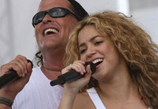 Shakira y Carlos Vives cantaron a dúo y pidieron juntos la libertad de los secuestrados.