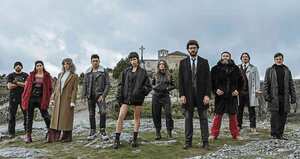 Hovik Keuchkerian, Alba Flores, Esther Acebo, Javier Lorente, Úrsula Corberó, Itziar Ituño, Álvaro Morte, Darko Peric, Luka Peros y Rodrigo de la Serna conforman el reparto principal de una temporada mucho más cargada de acción que las anteriores.